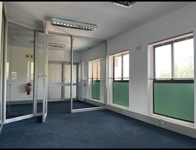 BUSINESS PROPERTY TO RENT IN CLAREMONT